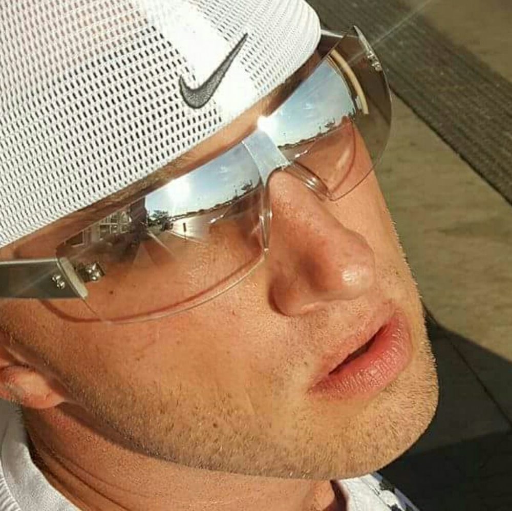 Meet your Posher, Christopher